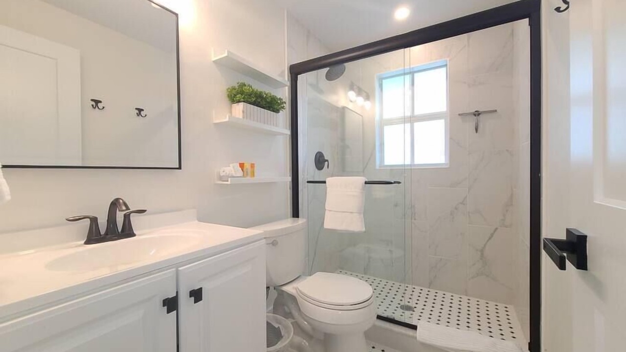 Photo of Bathroom in Naples Park