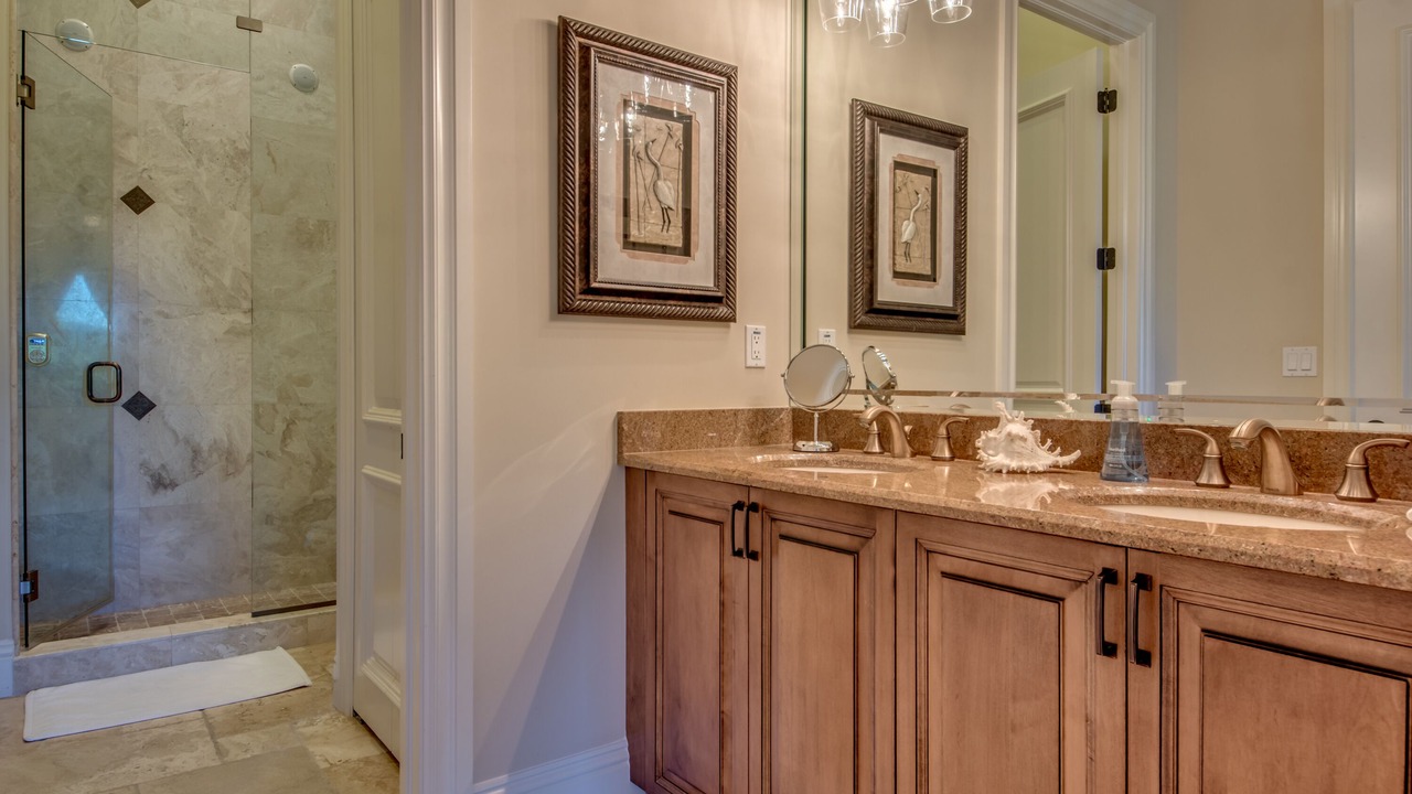 Photo of Bathroom in Pelican
