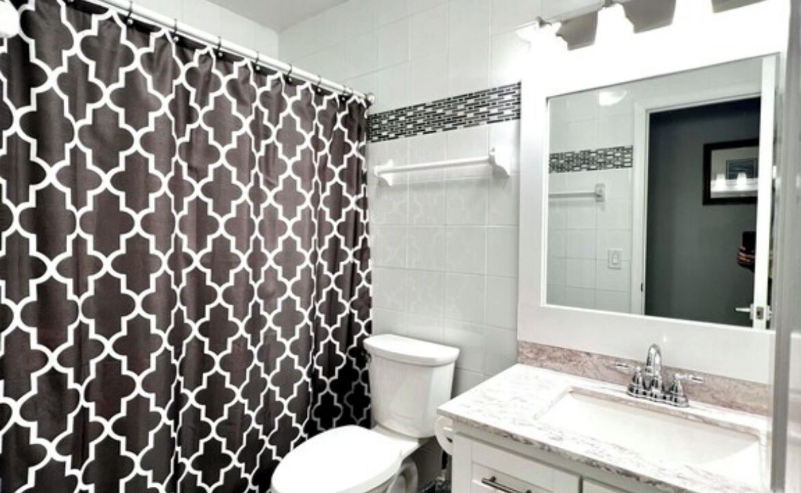 Photo of Bathroom in Islamorada