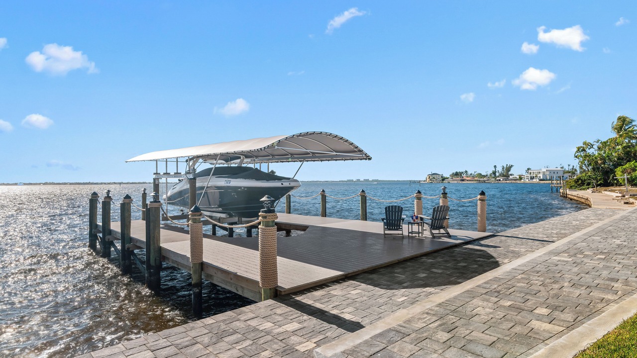 Photo of Patio Balcony in Yacht Club