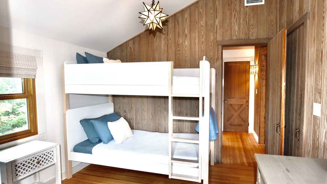 Photo of Bedroom in Avon