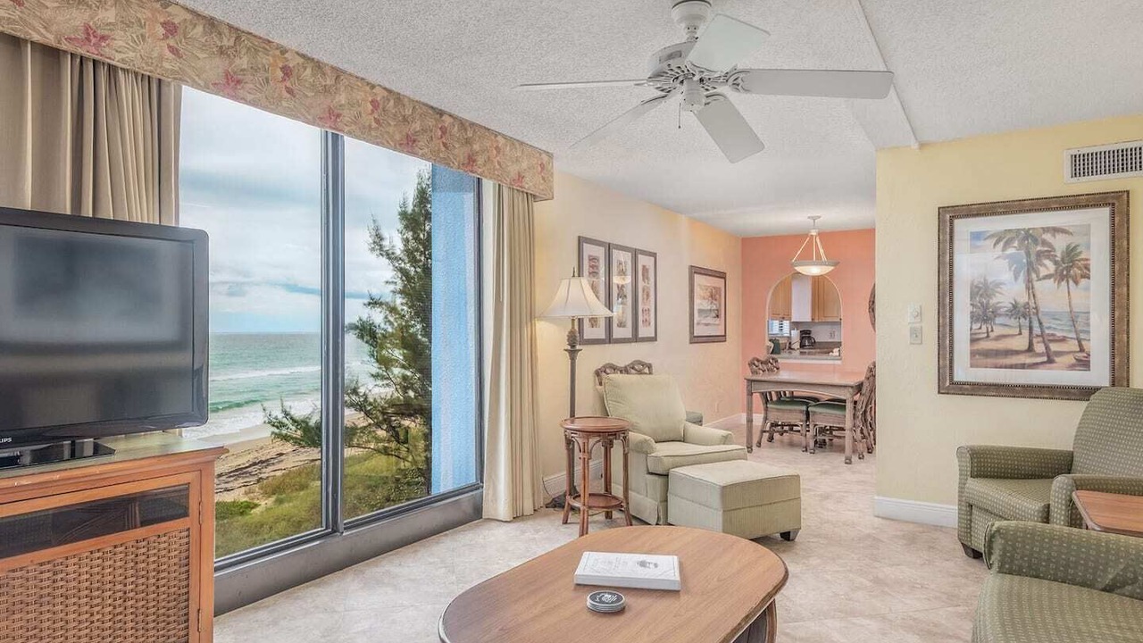 Photo of Livingroom in Hutchinson Island South