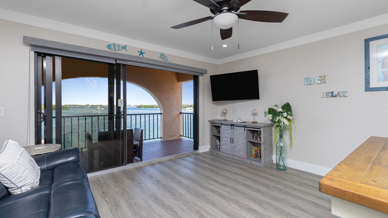 Photo of Livingroom in Englewood