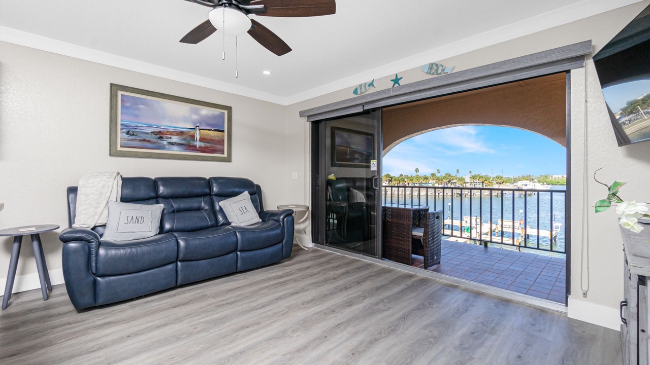 Photo of Livingroom in Englewood