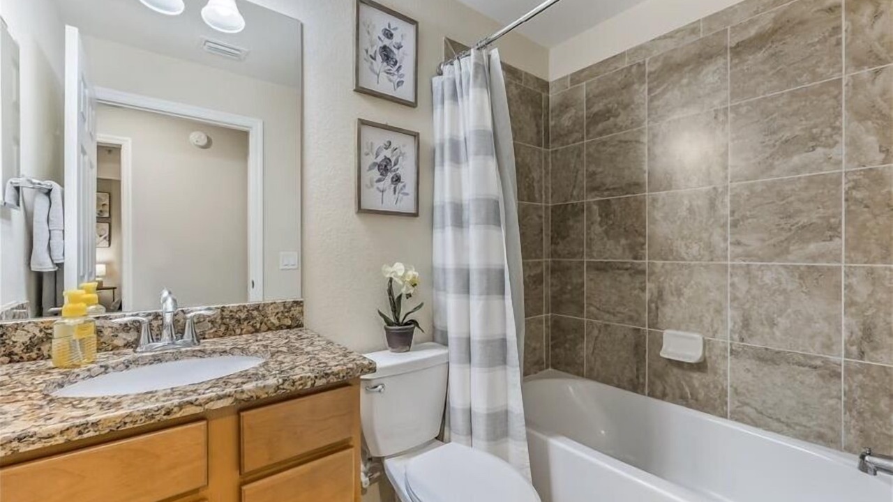 Photo of Bathroom in Naples