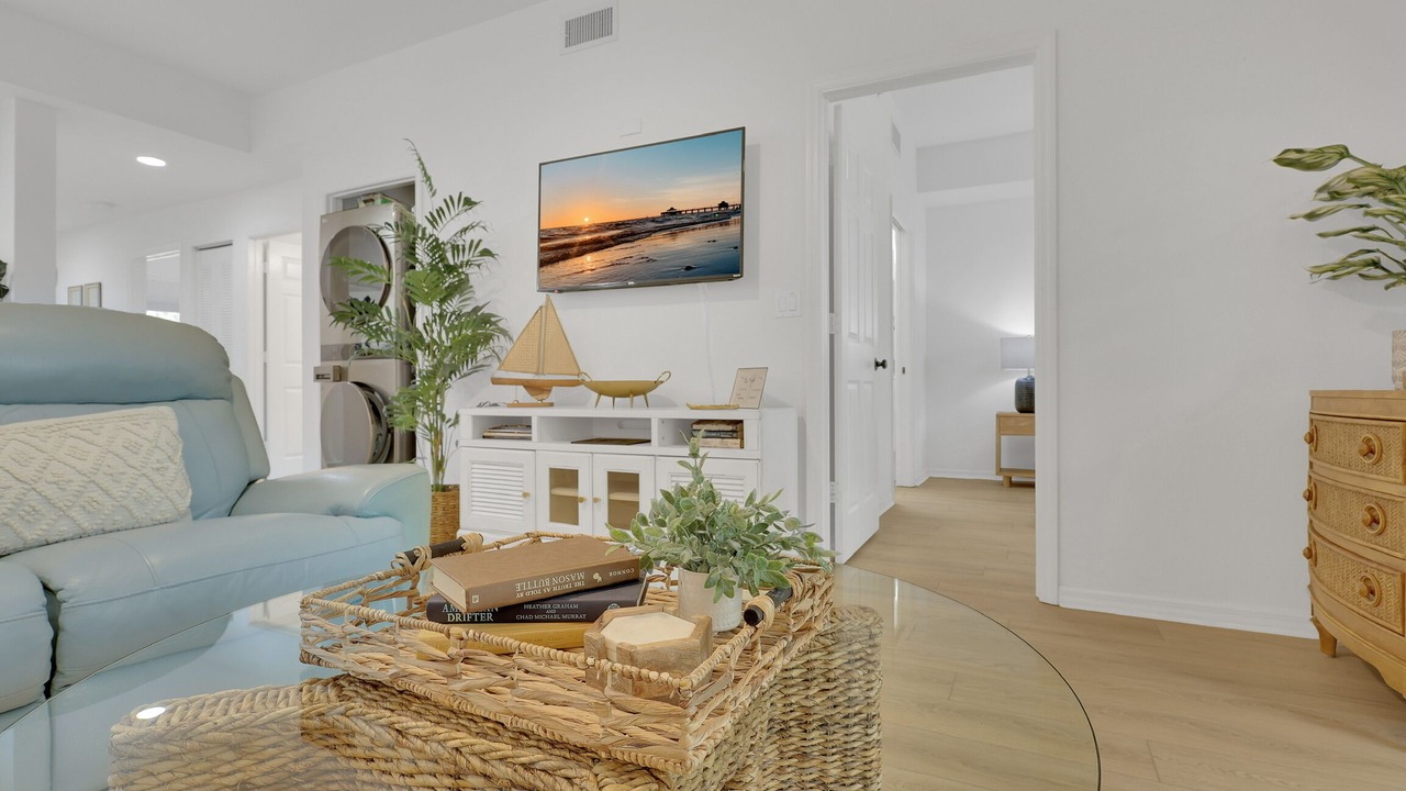 Photo of Livingroom in Bonita Shores
