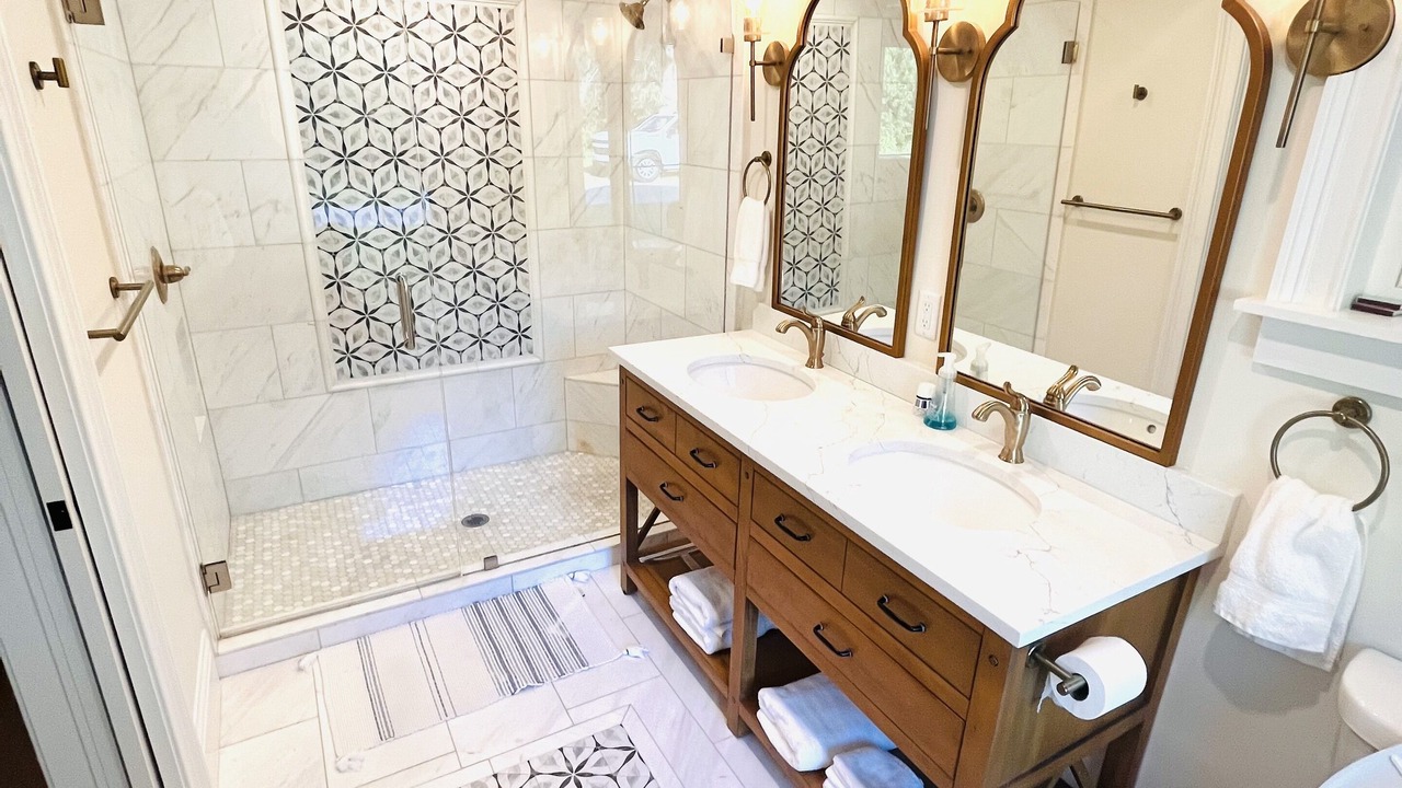 Photo of Bathroom in Central Naples