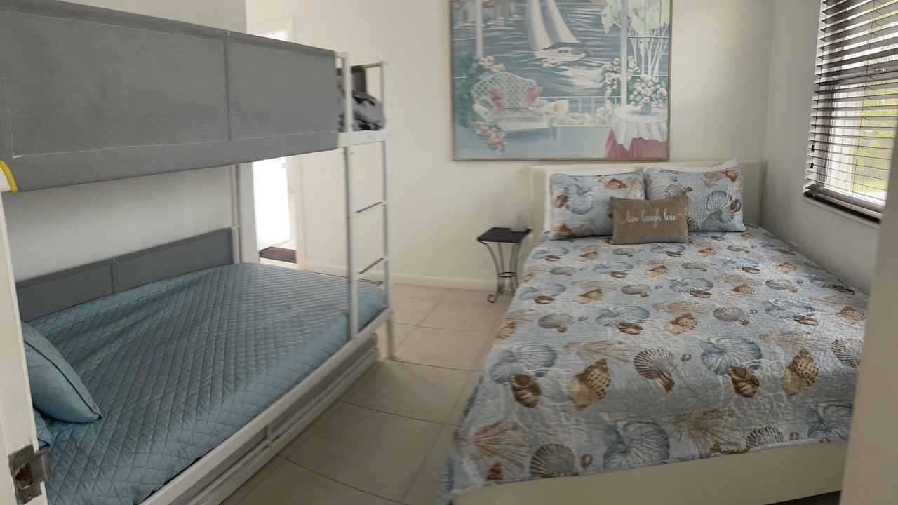 Photo of Bedroom in Big Pine Key