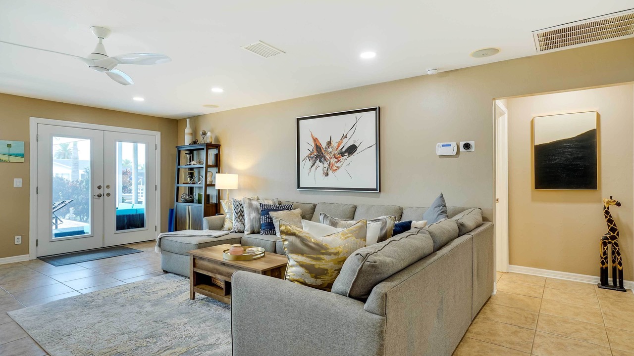 Photo of Livingroom in Caloosahatchee
