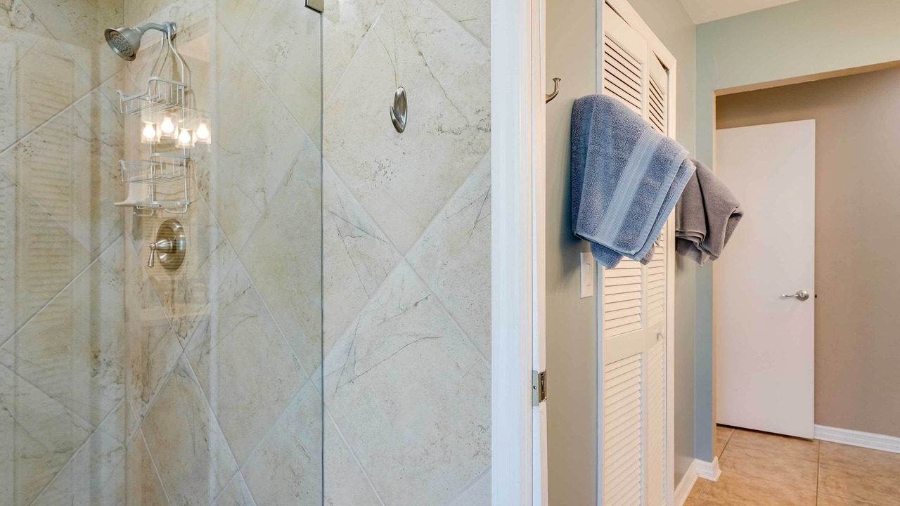 Photo of Bathroom in Caloosahatchee
