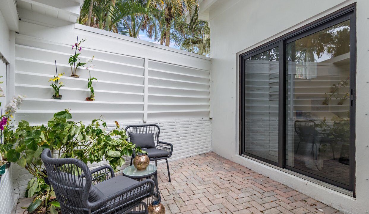 Photo of Patio Balcony in Central Beach