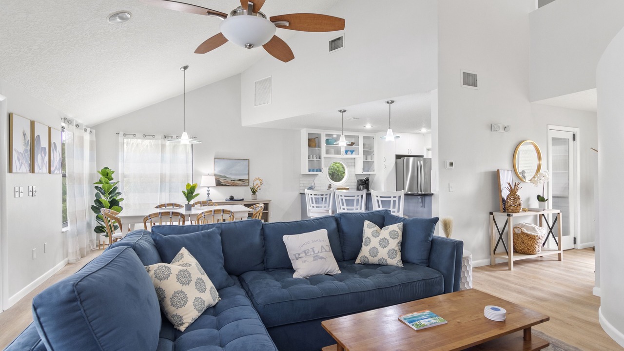 Photo of Livingroom in Sebastian Highlands