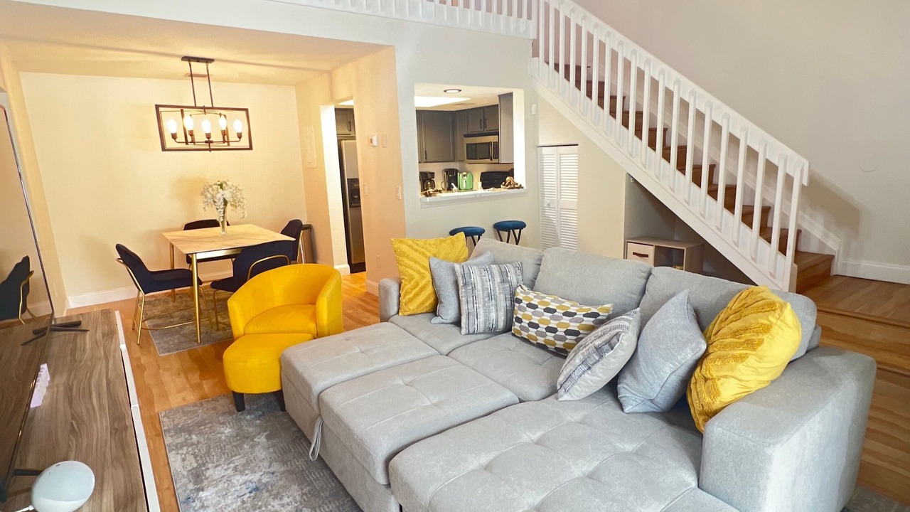 Photo of Livingroom in North Lauderdale