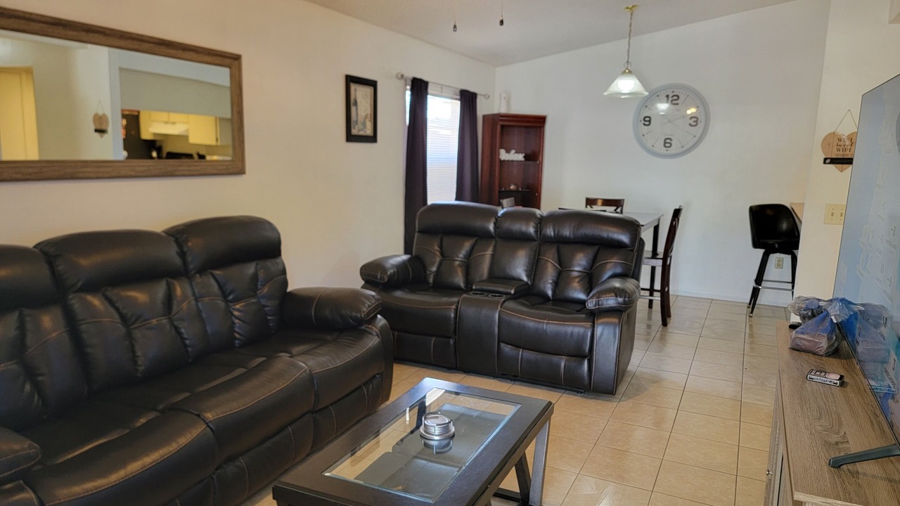 Photo of Livingroom in Eaton Park