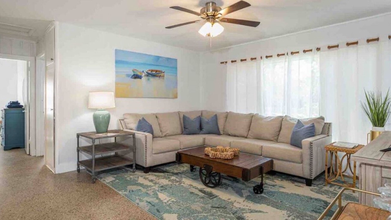 Photo of Livingroom in Stuart