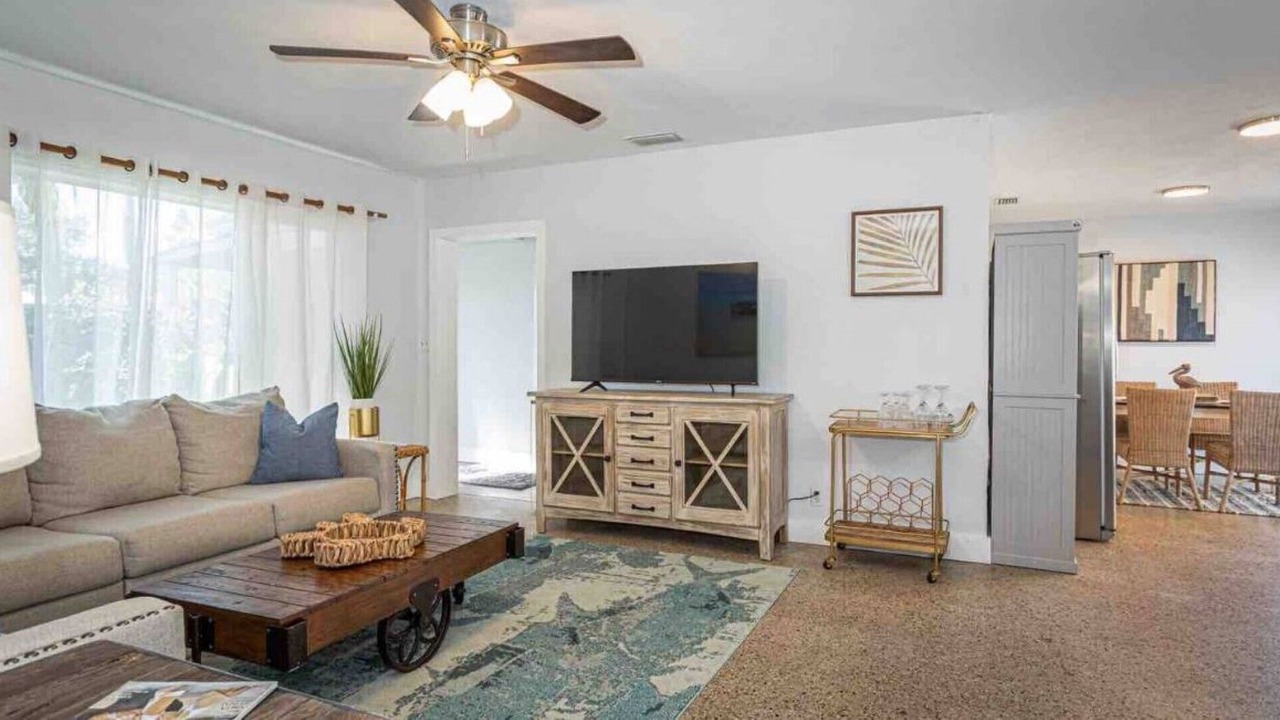 Photo of Livingroom in Stuart