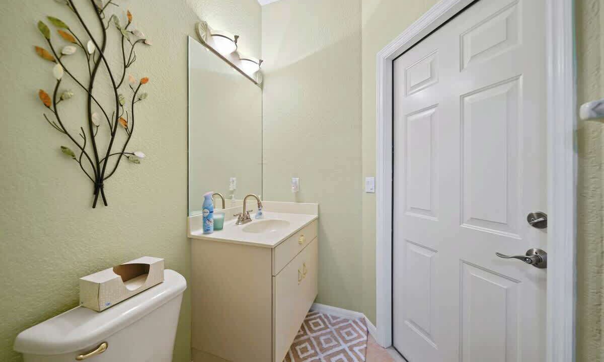 Photo of Bathroom in Burnt Store Isles