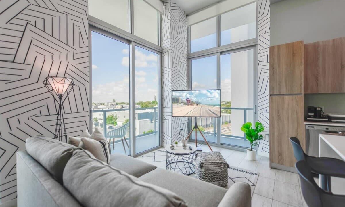 Photo of Livingroom in Northeast Miami