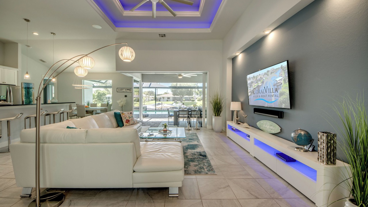 Photo of Livingroom in Caloosahatchee