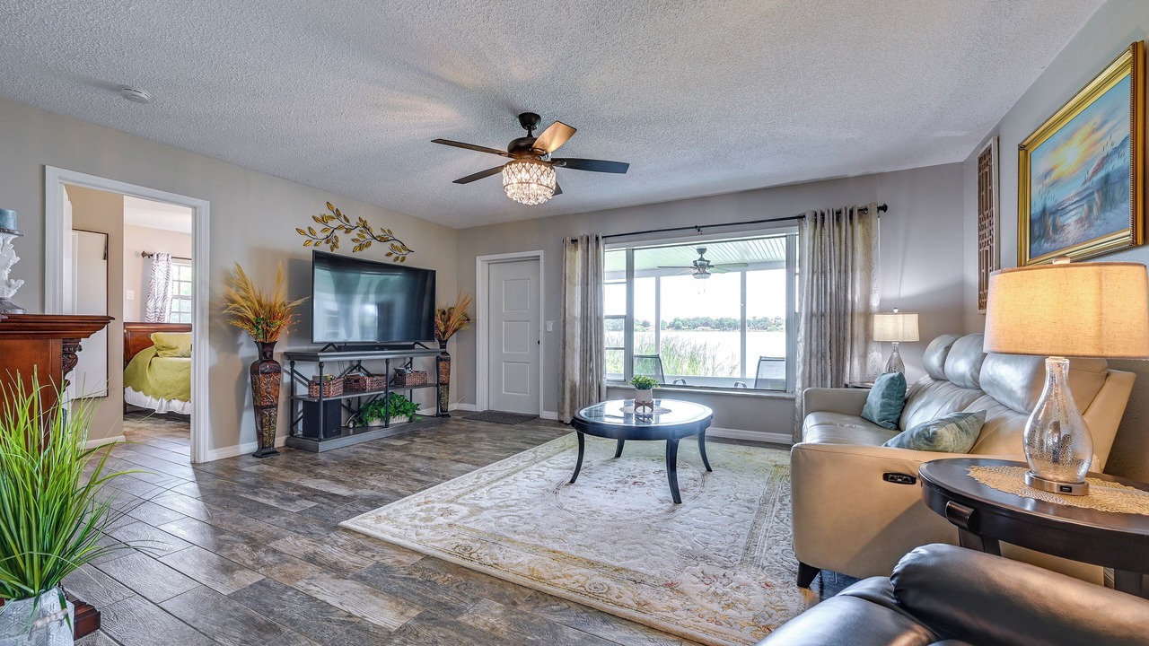 Photo of Livingroom in Winter Haven