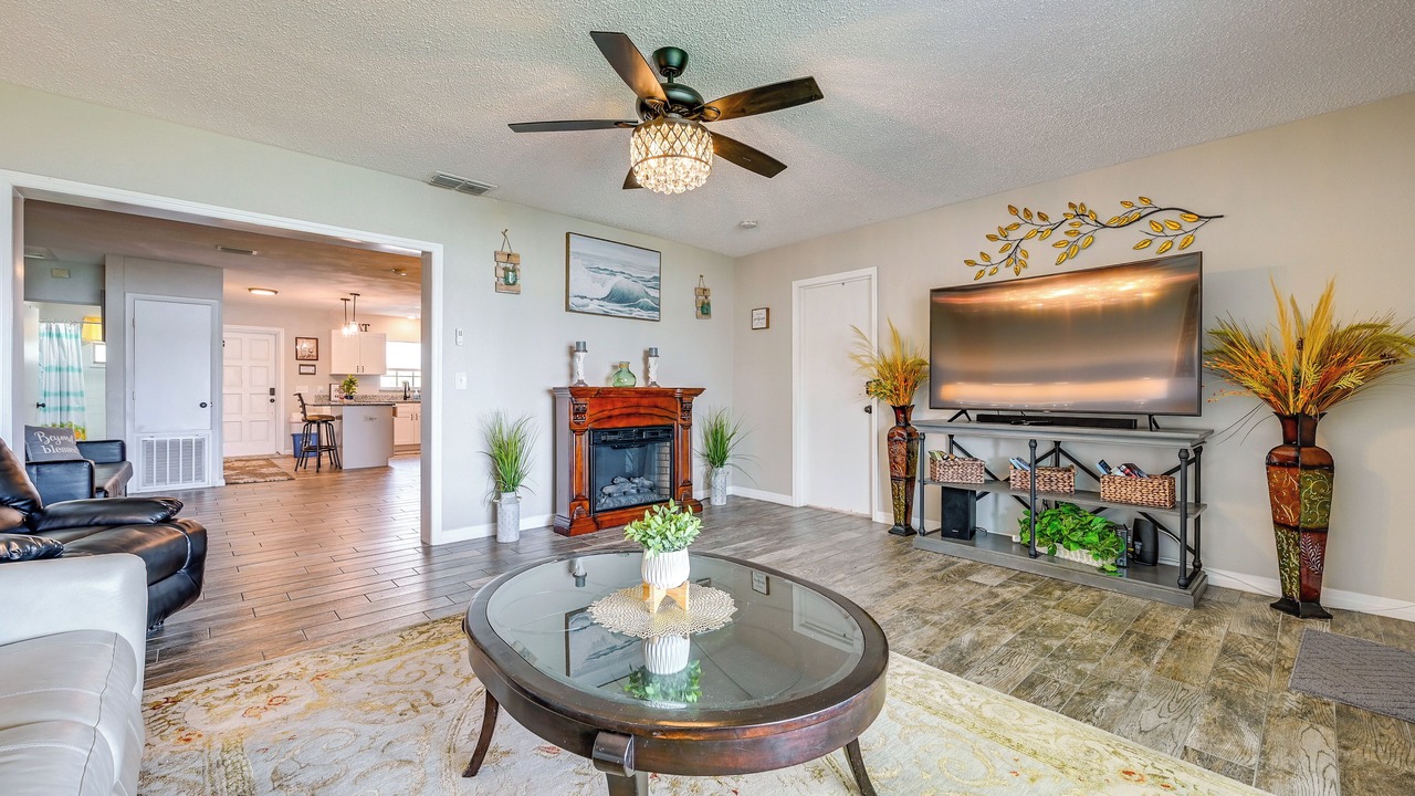 Photo of Livingroom in Winter Haven