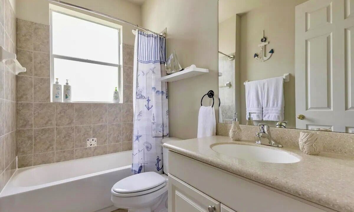 Photo of Bathroom in Yacht Club