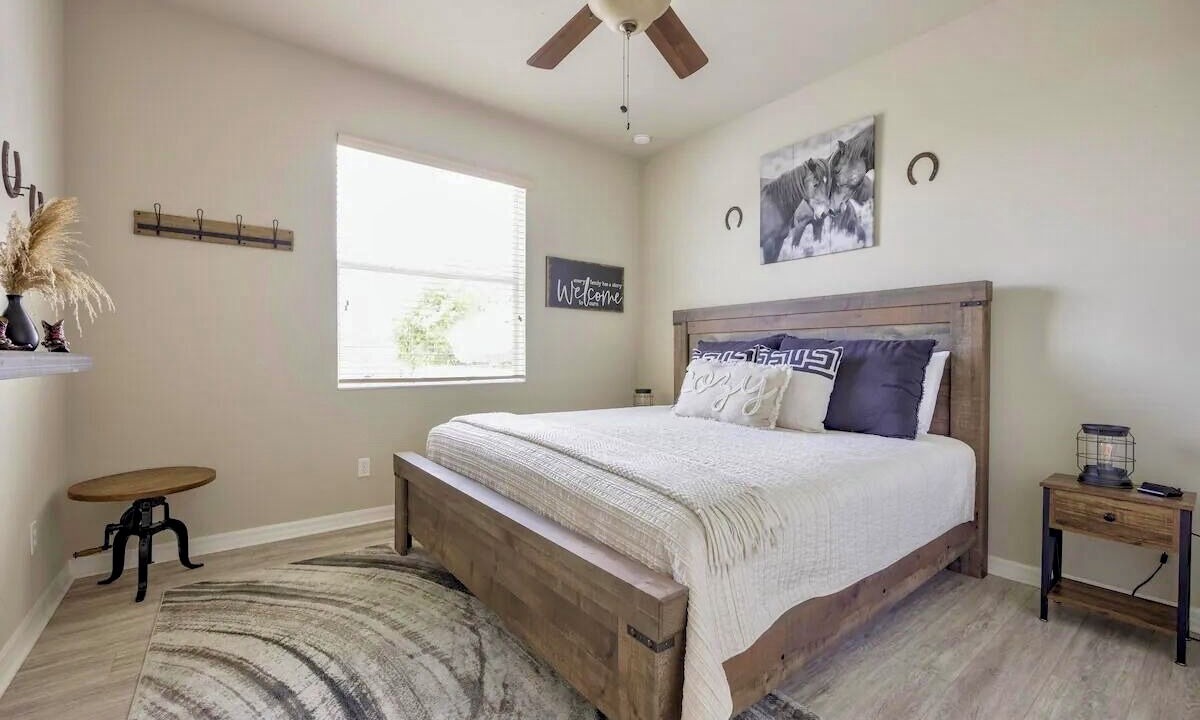 Photo of Bedroom in Yacht Club