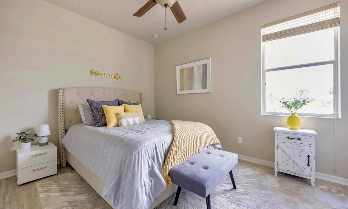 Photo of Bedroom in Yacht Club