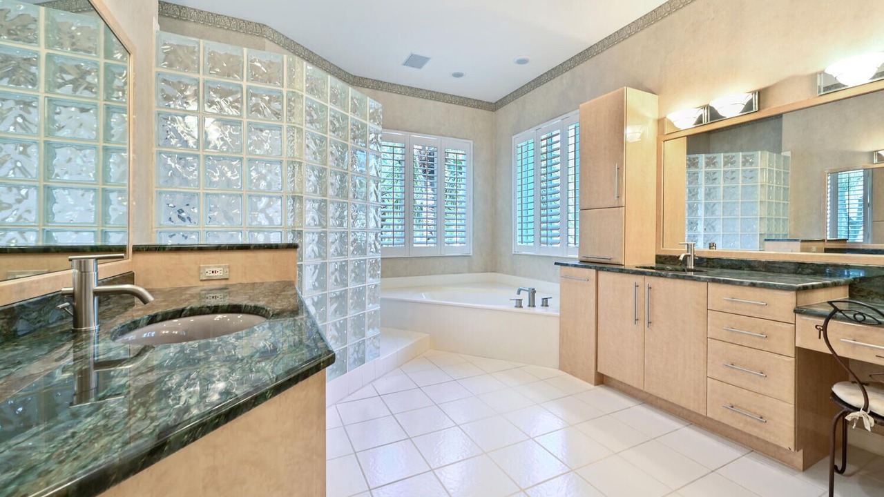 Photo of Bathroom in Pelican Bay