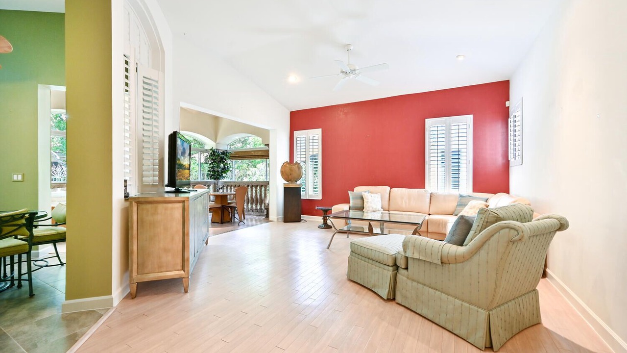 Photo of Livingroom in Pelican Bay