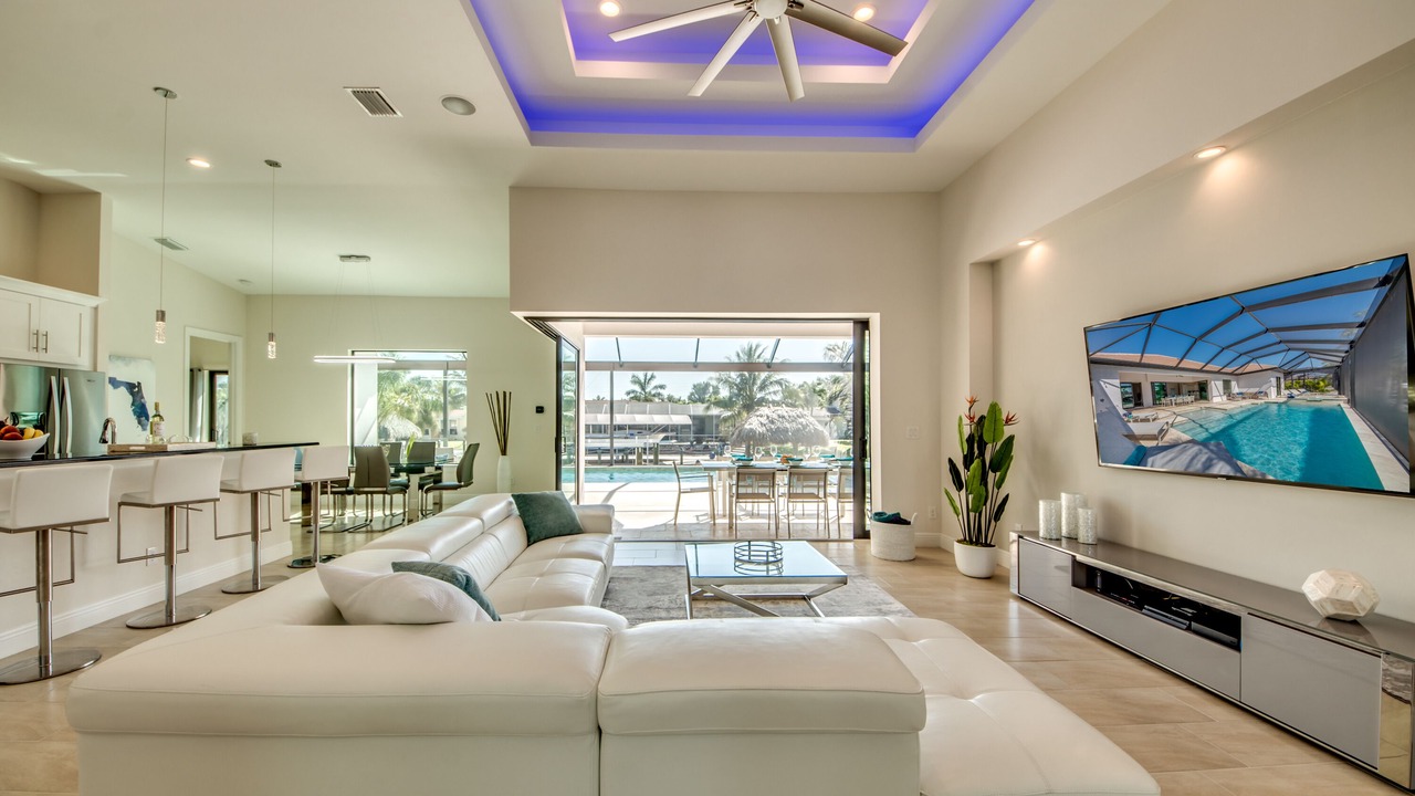 Photo of Livingroom in Yacht Club
