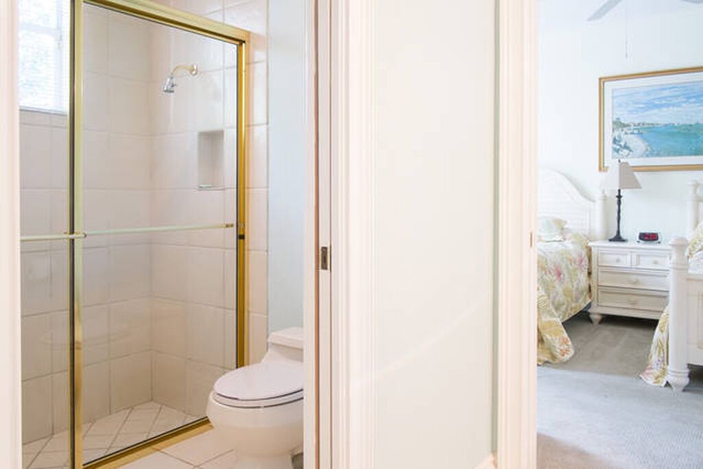 Photo of Bathroom in East Ocean Ave