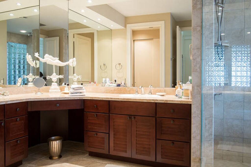 Photo of Bathroom in East Ocean Ave
