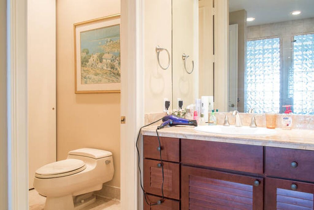 Photo of Bathroom in East Ocean Ave