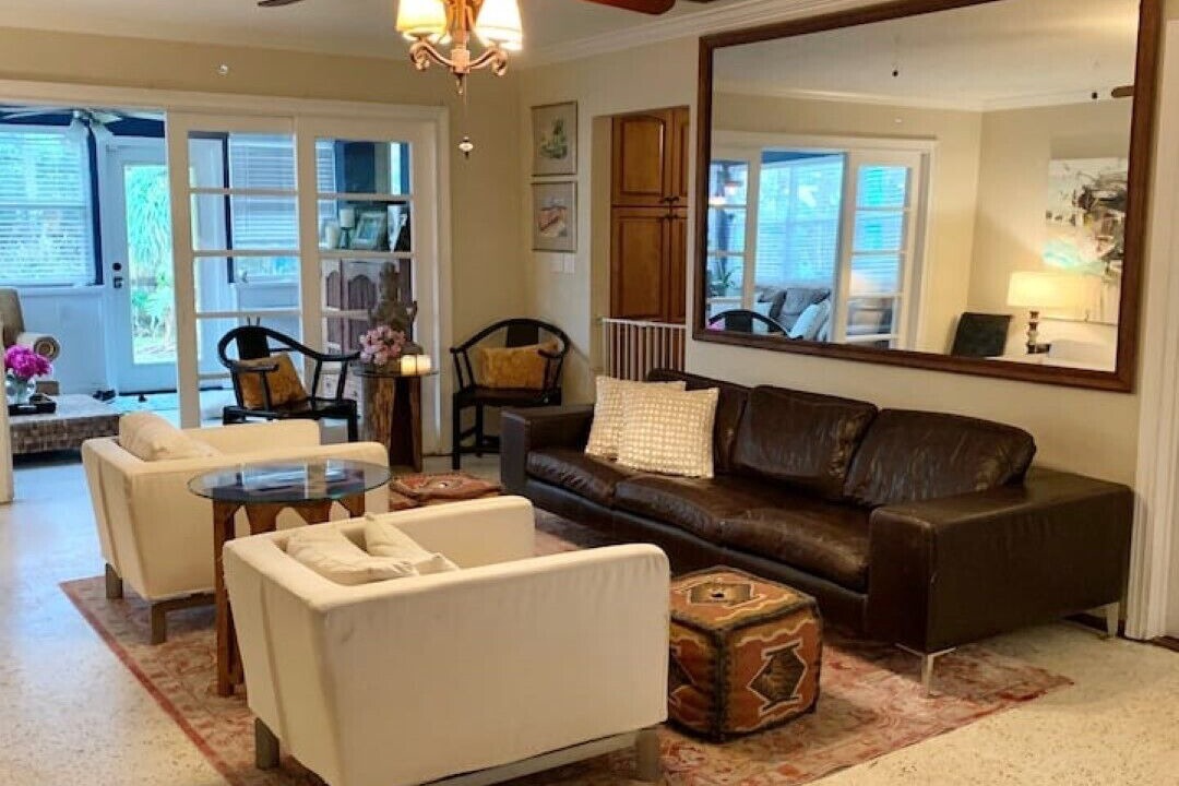 Photo of Livingroom in Lake Ida Shores