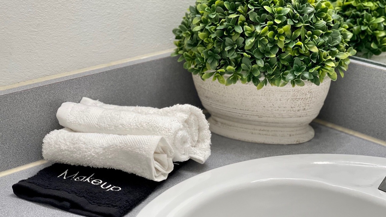Photo of Bathroom in Lakeview Village