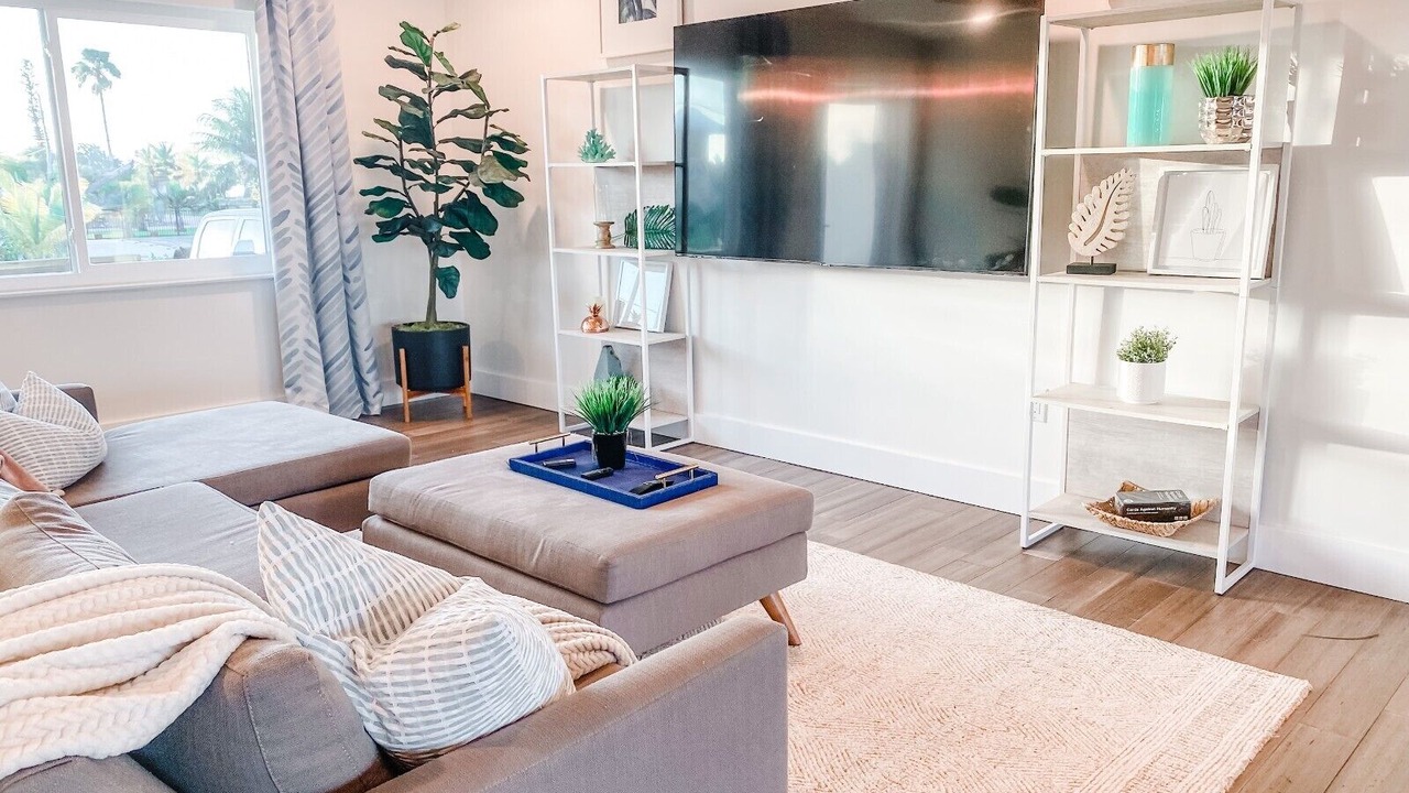 Photo of Livingroom in Tropical Bay Estates