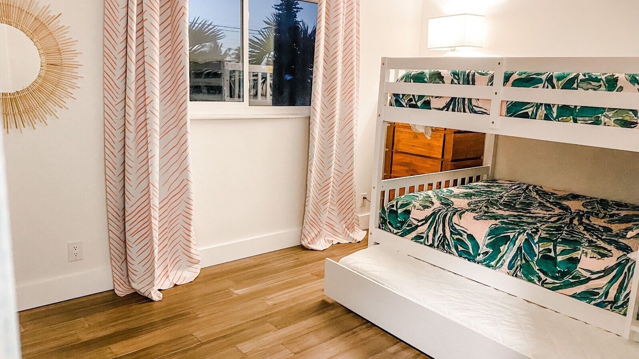 Photo of Bedroom in Tropical Bay Estates