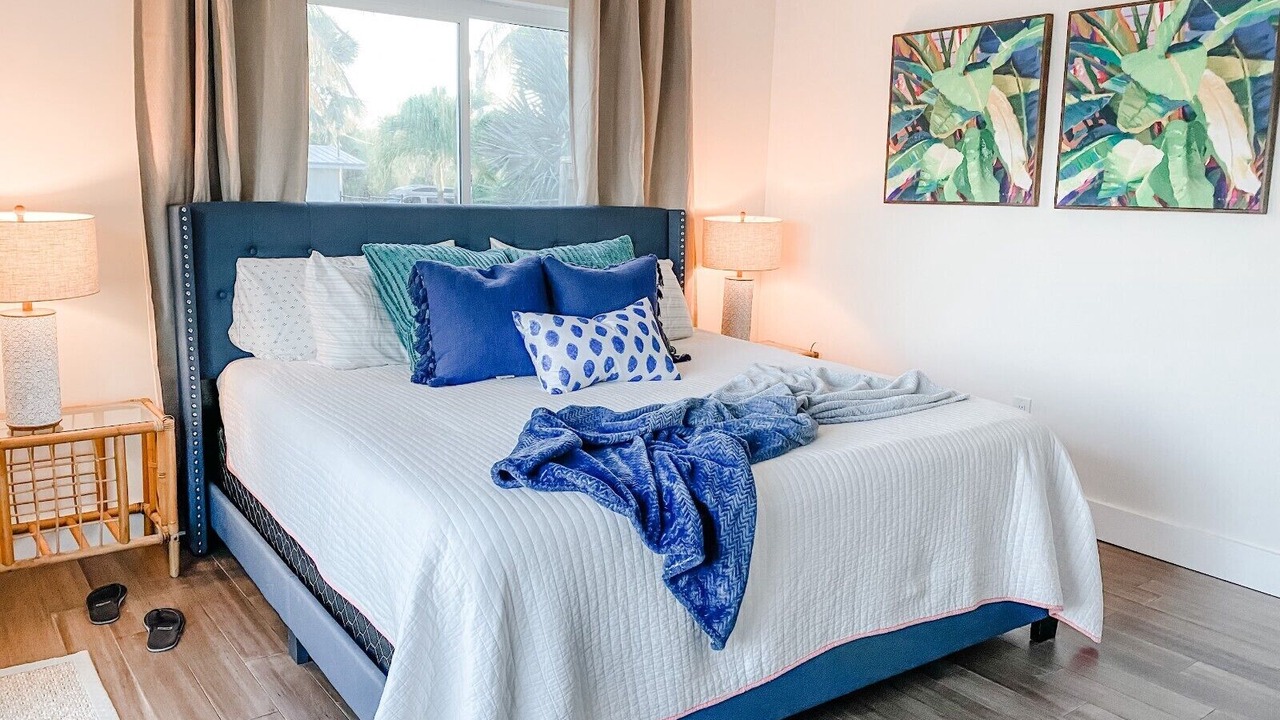 Photo of Bedroom in Tropical Bay Estates