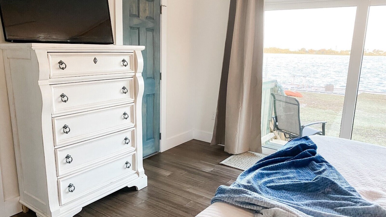 Photo of Bedroom in Tropical Bay Estates