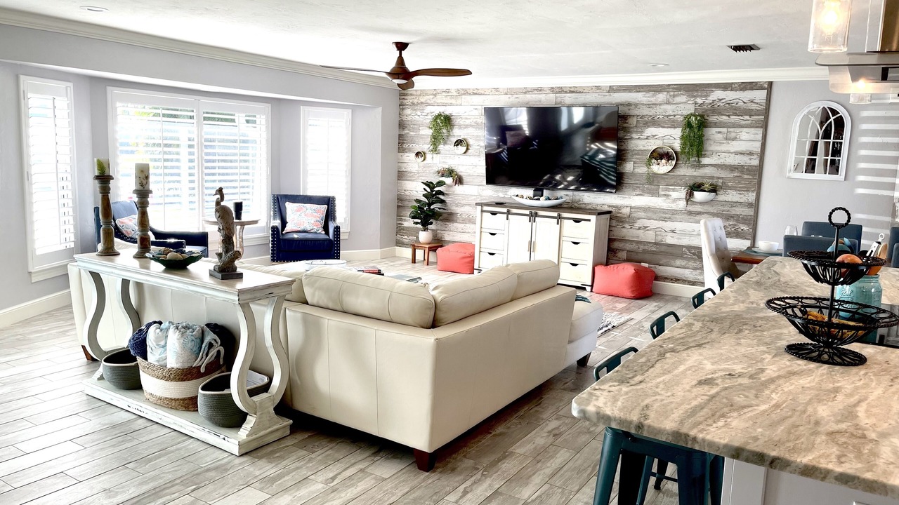 Photo of Livingroom in Caloosahatchee