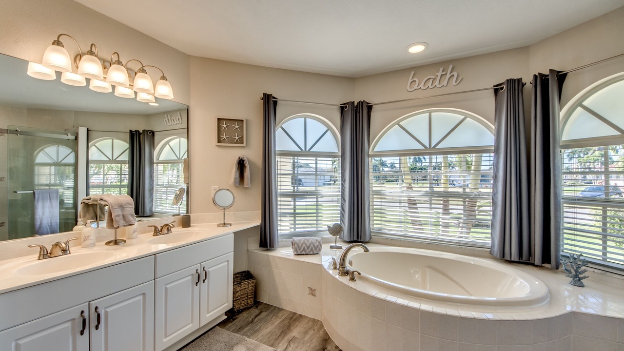 Photo of Bathroom in Yacht Club