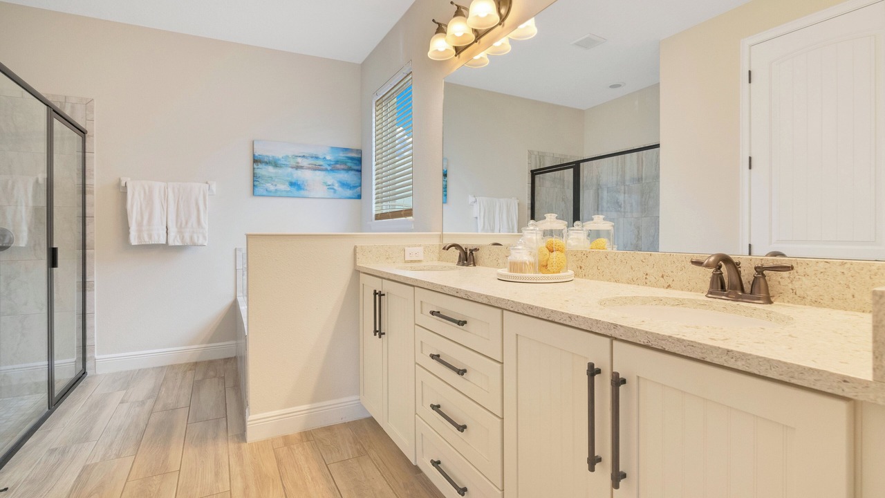 Photo of Bathroom in Bay Lake
