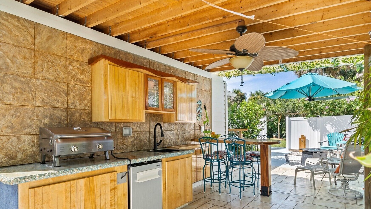 Photo of Outdoor in Beach Estates