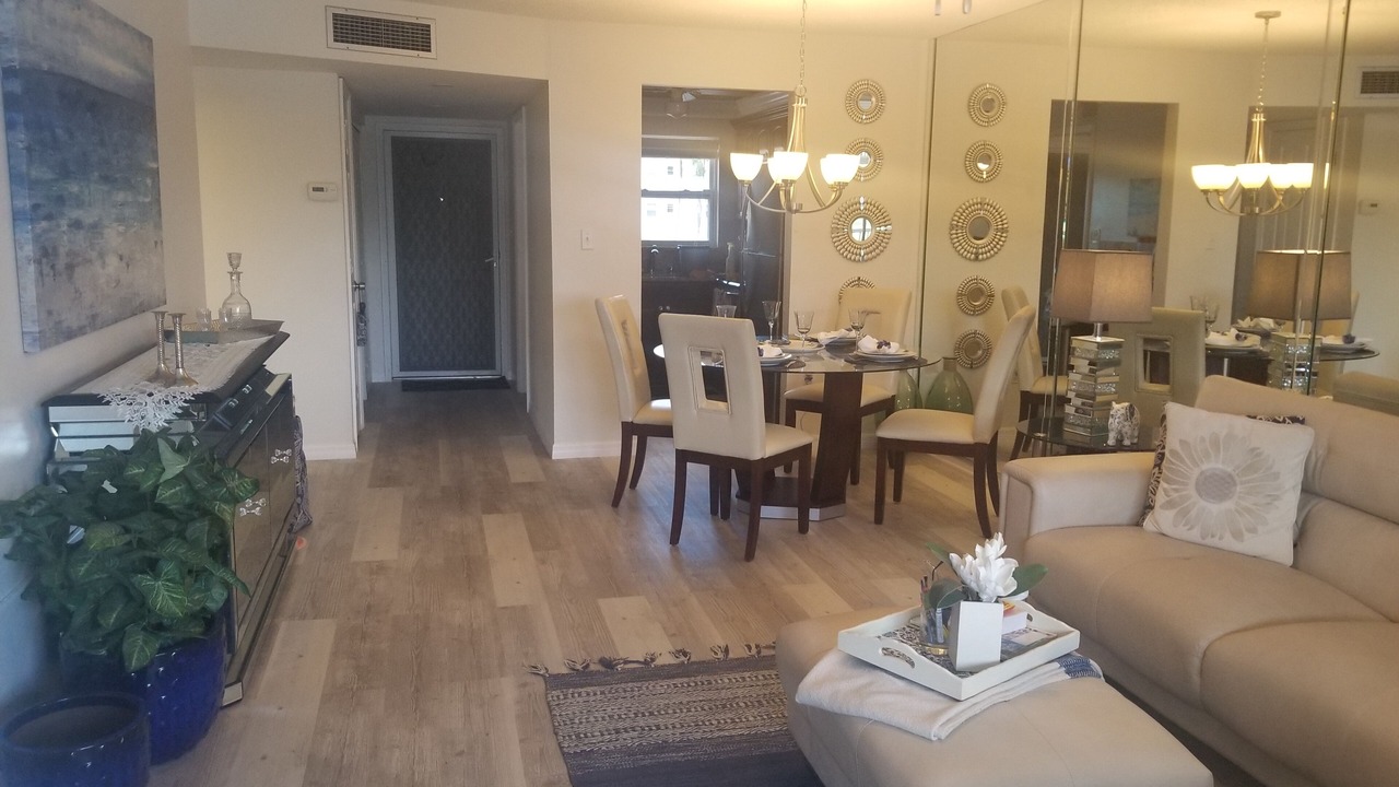 Photo of Livingroom in Central Naples