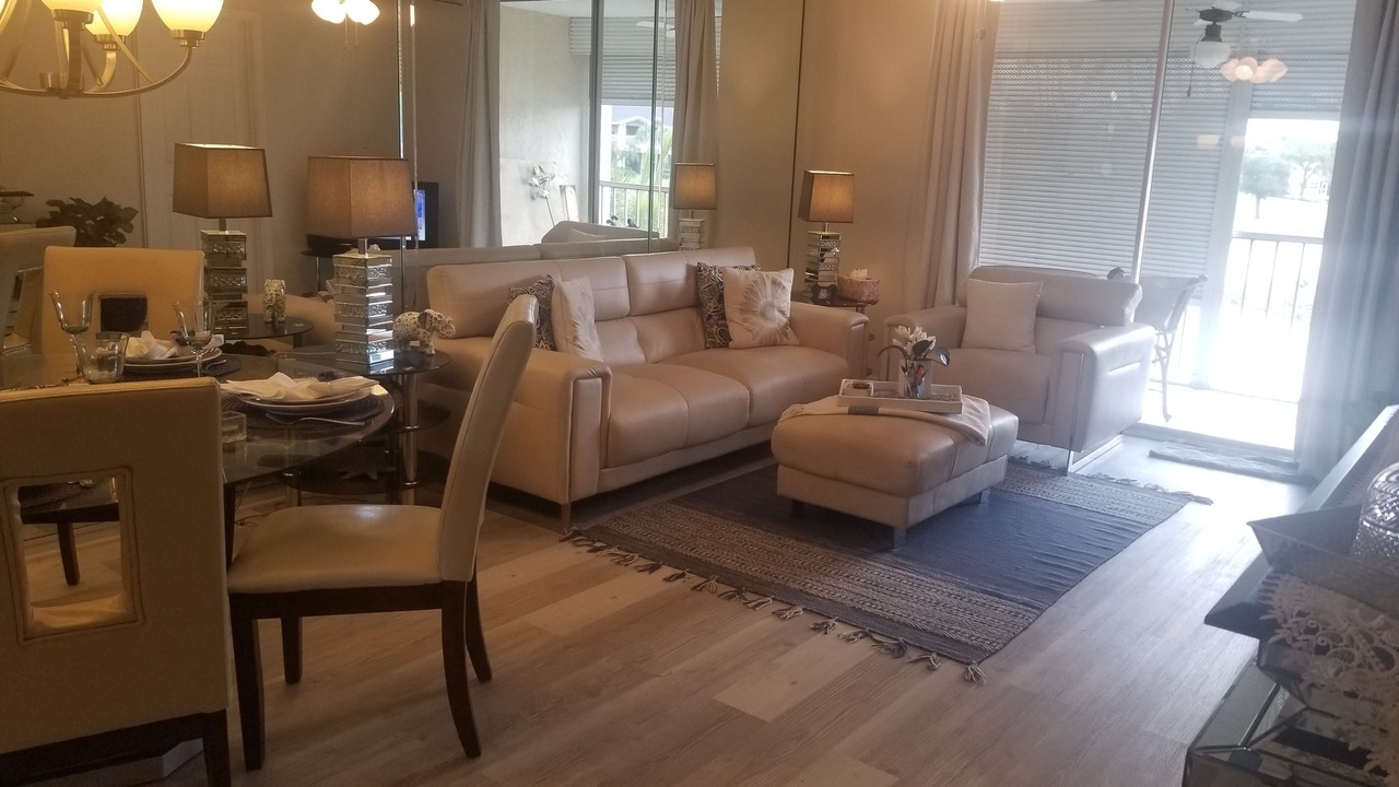 Photo of Livingroom in Central Naples