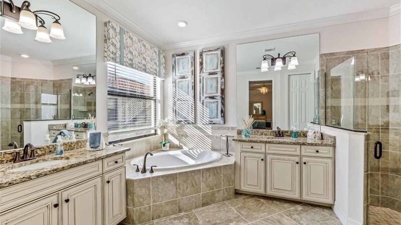 Photo of Bathroom in Naples