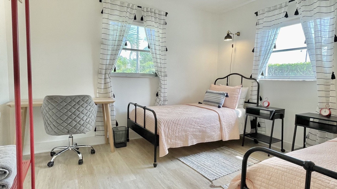 Photo of Bedroom in Naples Park