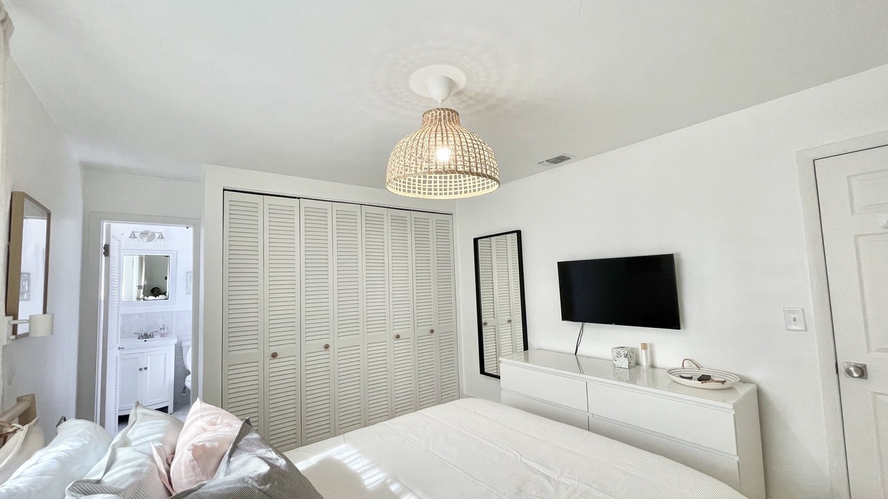 Photo of Bedroom in Naples Park