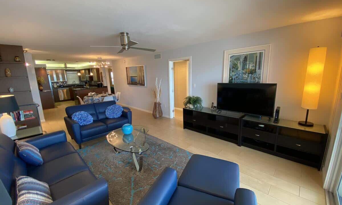 Photo of Livingroom in Fort Myers Beach